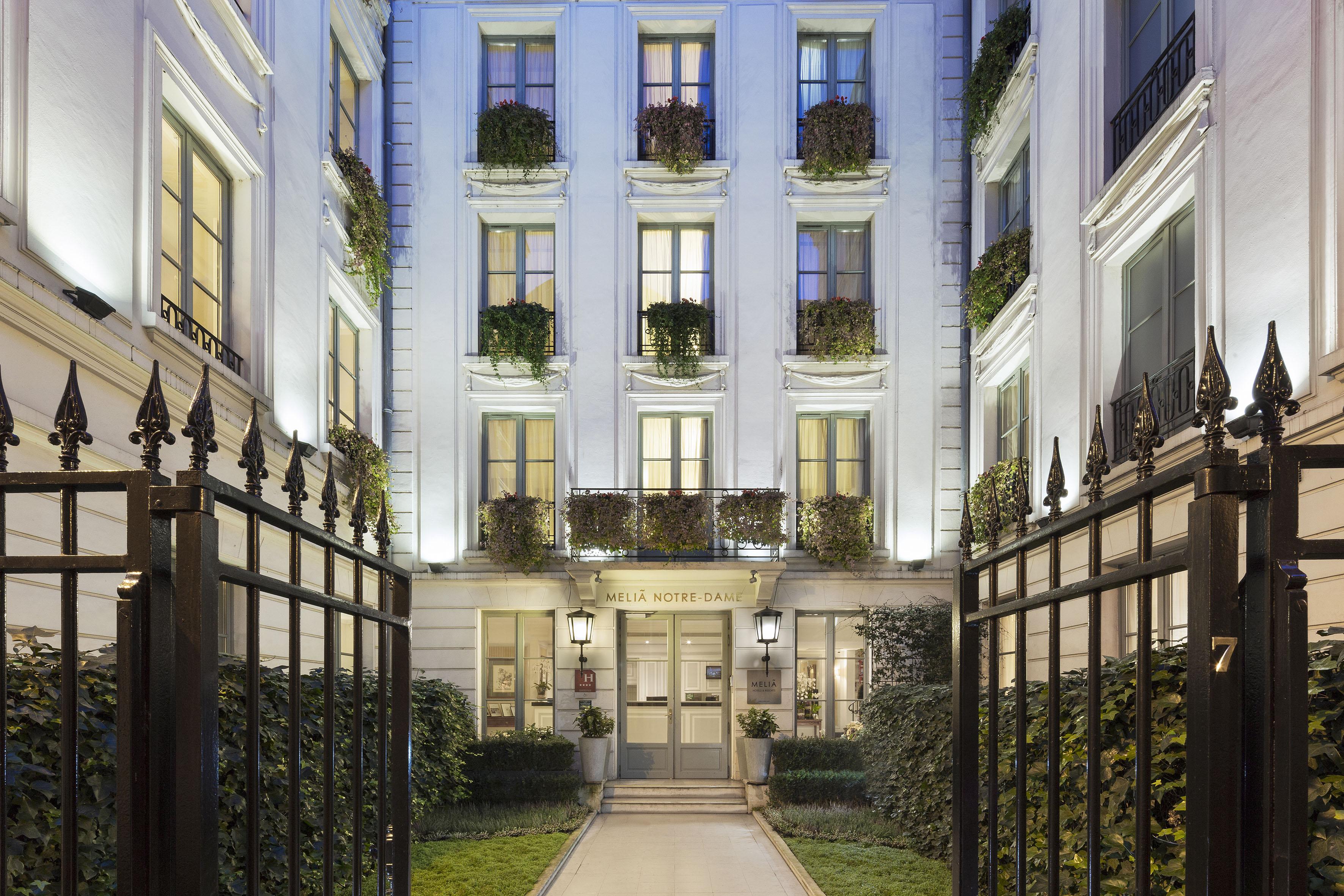 Maison Colbert Member Of Melia Collection Notre-Dame Paris Bagian luar foto